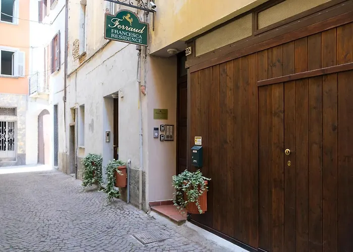 レジデンス フェロー ピネローロ